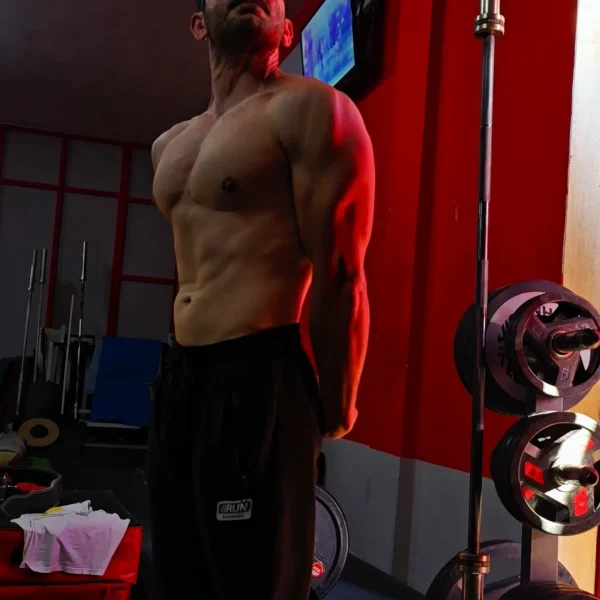 Risultati raggiunti in vista di una competizione di bodybuilding, categoria men physique